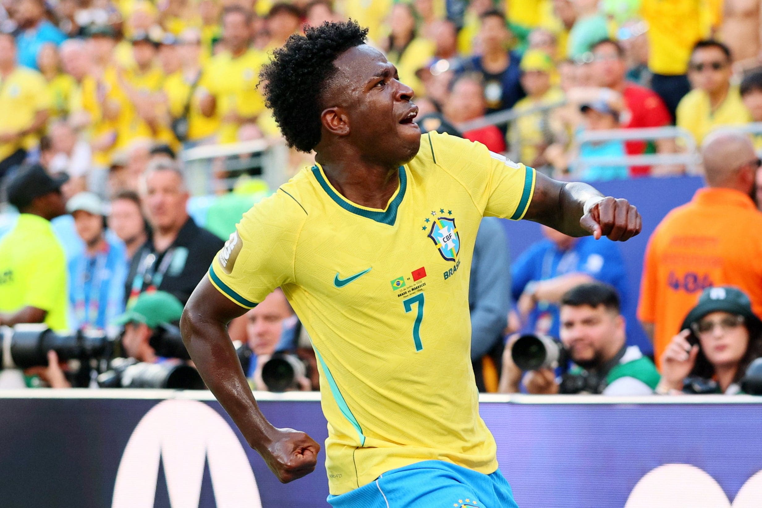Brésil 3-0 Écosse : doublé de Vinicius, retour de Neymar et première place