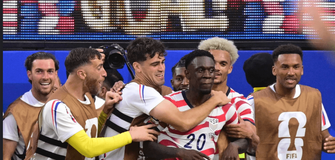 Solide victoire des USA, qualifiés en 16es