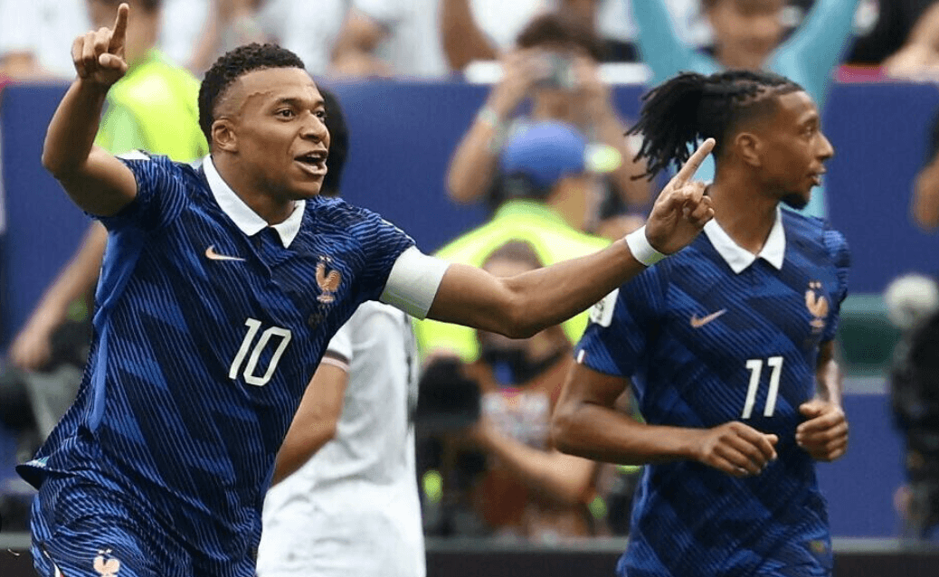Mbappé encore décisif, les Bleus filent en 16es de finale